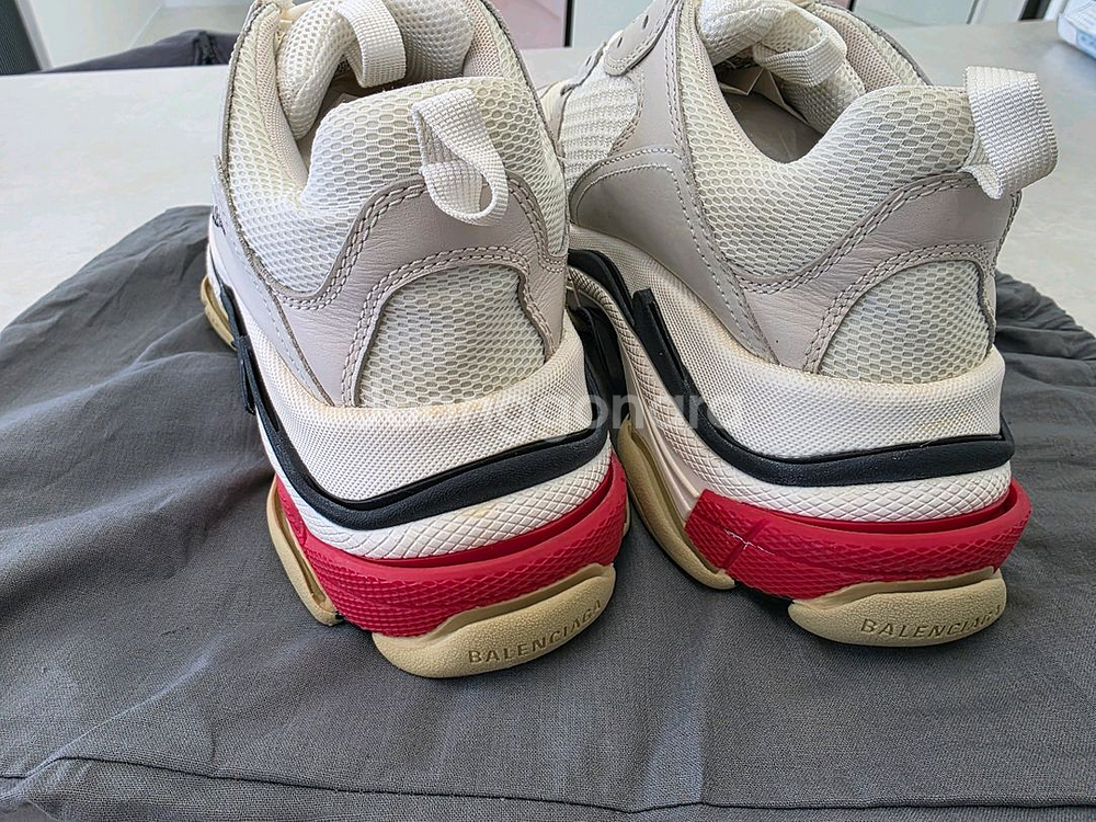 발렌시아가 트리플 S 스니커즈 화이트 색상 42 넘버링--3