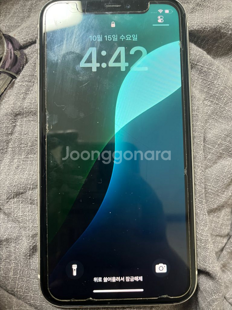 아이폰11 64g 화이트--2