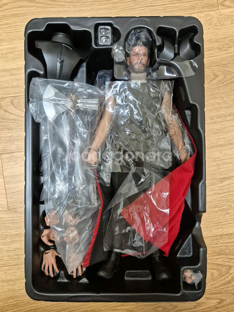 핫토이 인피니티워 토르 + AS토이즈 스톰브레이커--0