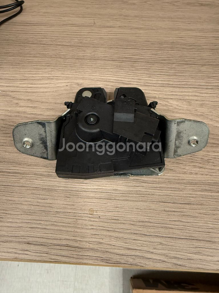 벤츠 w166 ml350 트렁크 도어락--1