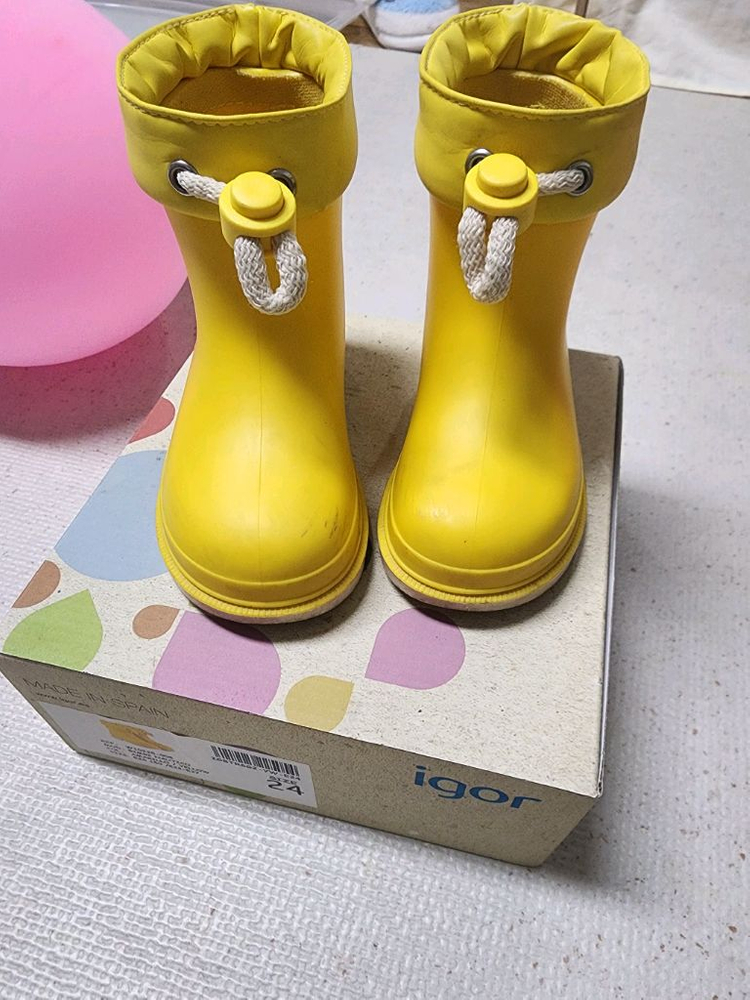 앙뉴모스핑크 8 .이고르 레인부츠 팝니다 이미지