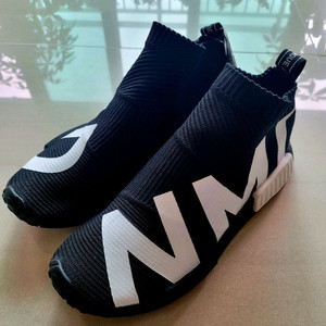 아디다스 EG7539 스페셜 에디션 한정판