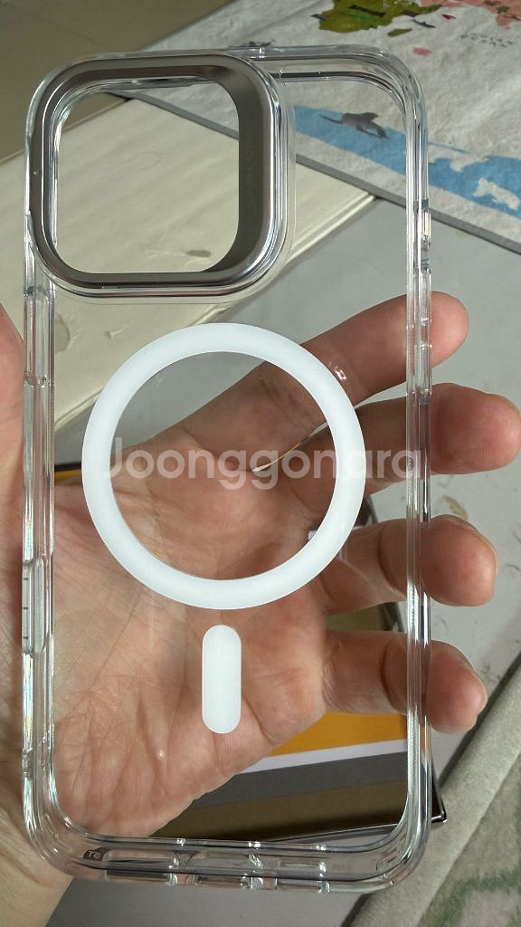 ESR 아이폰16프로맥스 할로락 킥 스탠드케이스 팝니다--1