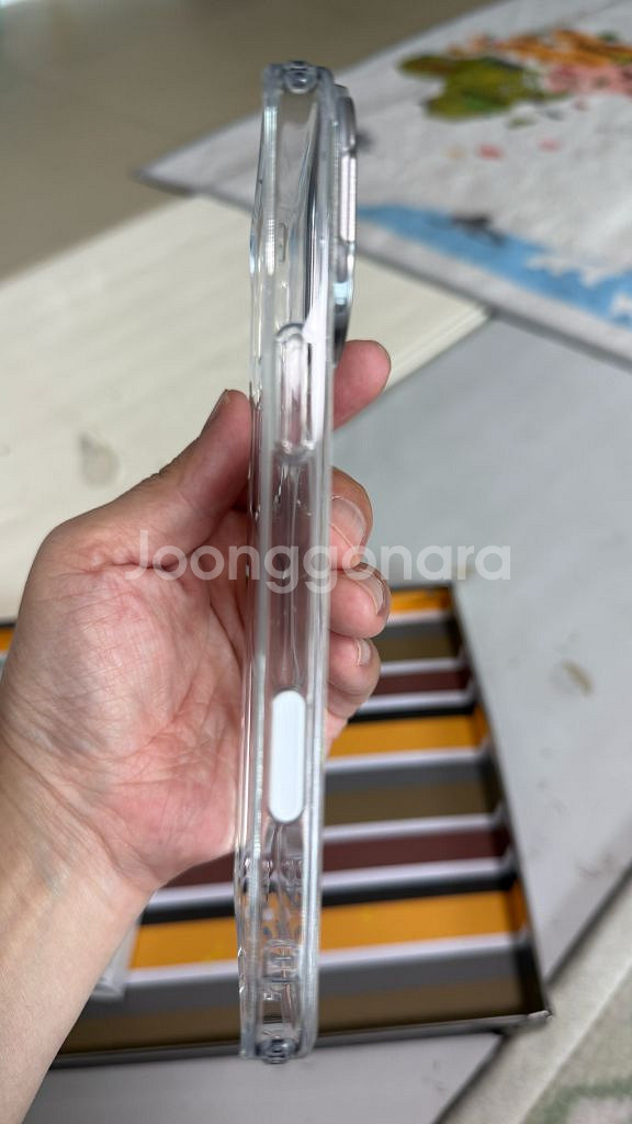 ESR 아이폰16프로맥스 할로락 킥 스탠드케이스 팝니다--5