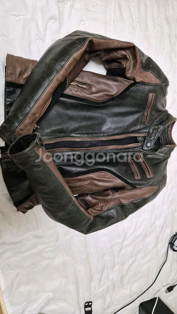 다이네즈 가죽자켓 40사이즈--0