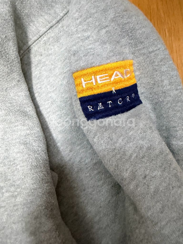 헤드 x 로맨틱 크라운 자수 로고 맨투맨 스웻셔츠 L--4