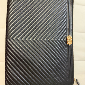 보이 샤넬 파우치 미듐