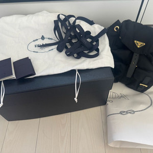 프라다 백팩 스몰 금장