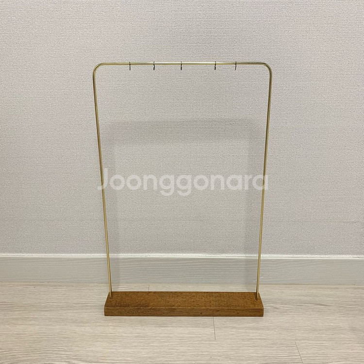 골드프레임 주얼리 디스플레이--1