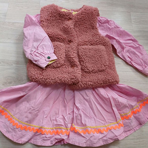 여아 털조끼 110(베베테일러)