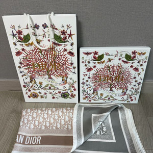 디올 스퀘어 90 스카프