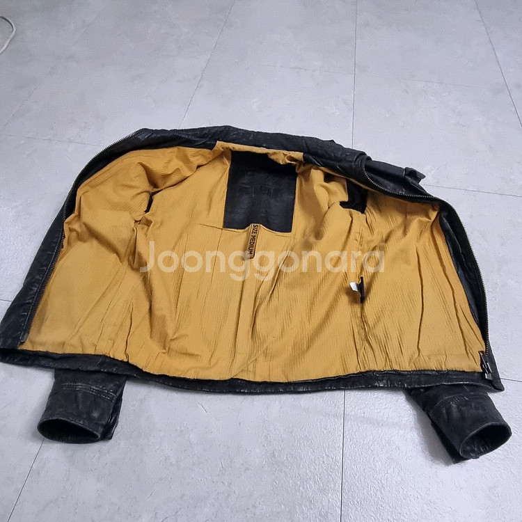 슈퍼드라이 가죽자켓--1