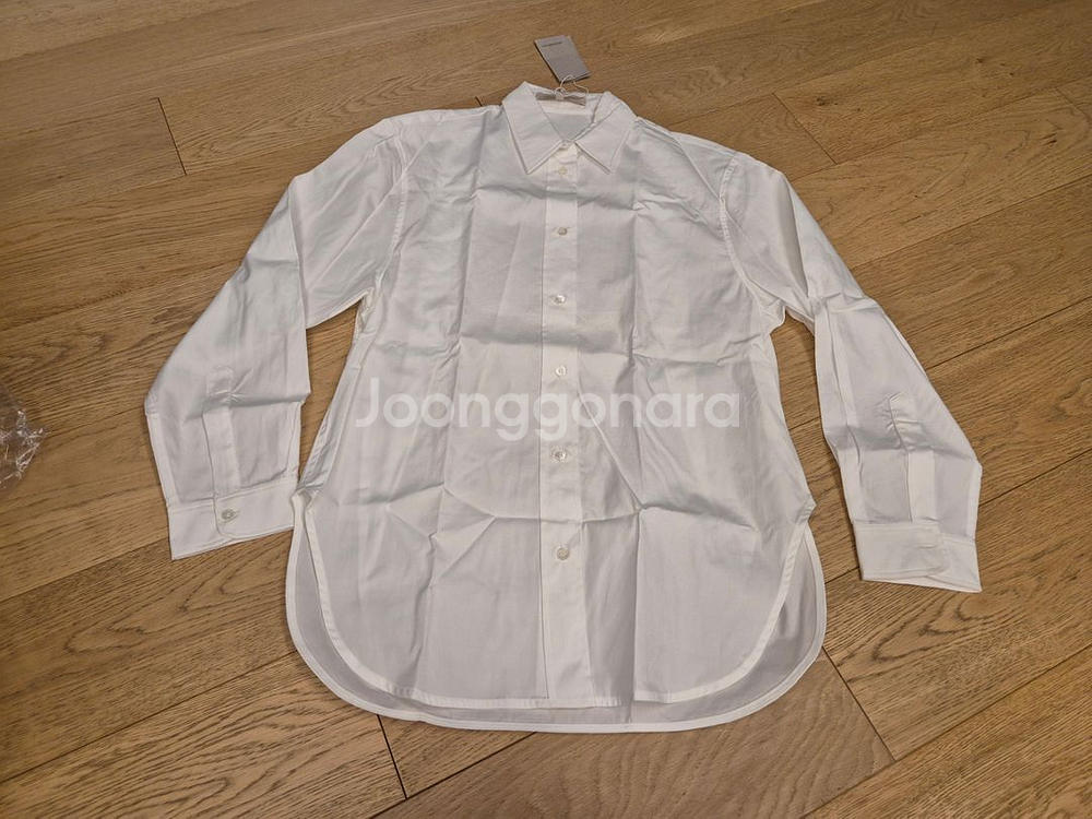 (새상품) 바네사브루노 화이트 셔츠 34사이즈--6