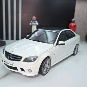 1:18 오토아트 c63 팝니다.