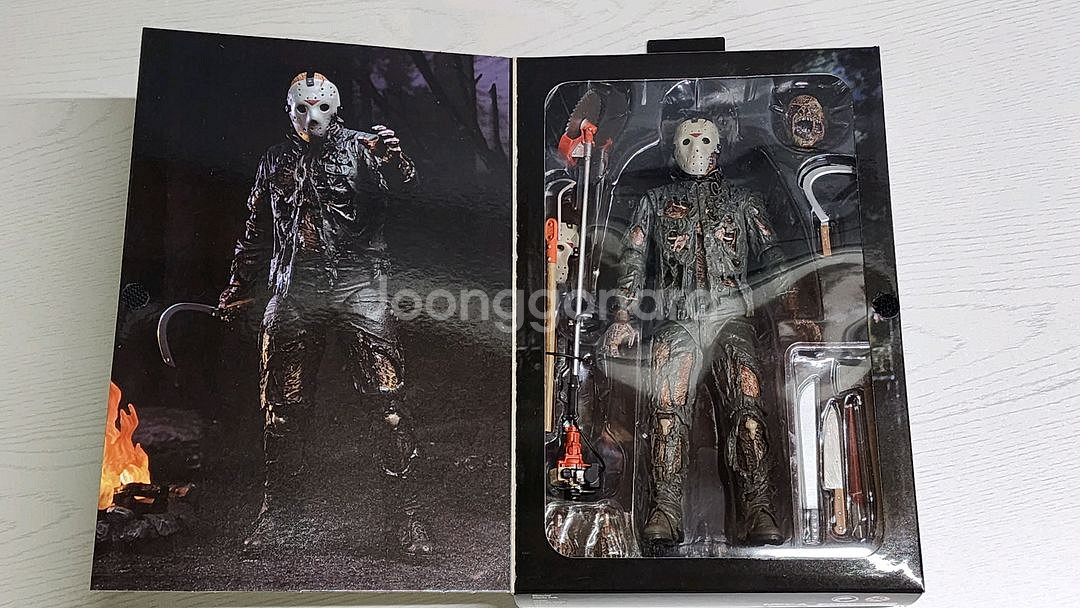 네카 제이슨 파트7 7인치 액션피규어--1