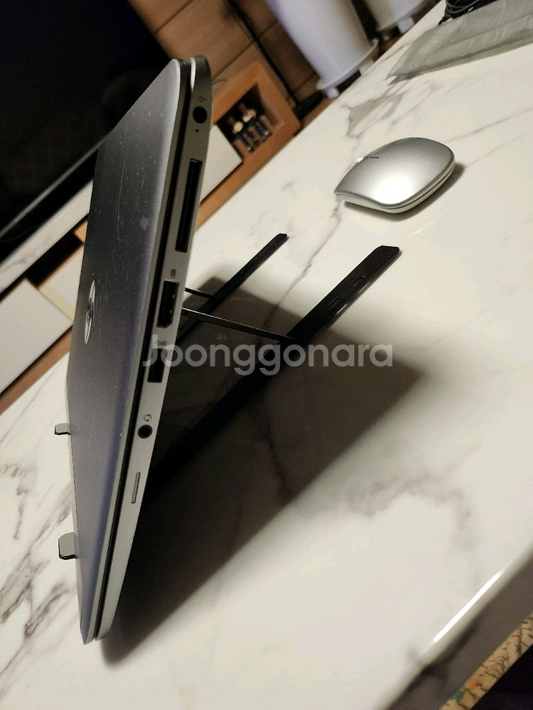 HP EliteBook Folio 1040 G1--7