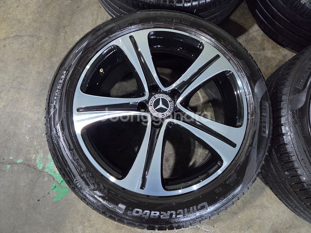 벤츠 W213 E00 18인치 정품 휠타이어--1