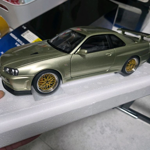 1:18 오토아트 R34 컴포 다이캐스트 팝니다.