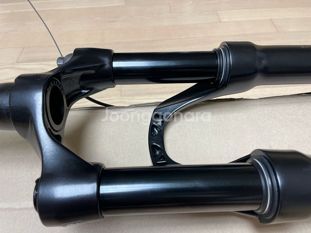 29인치mtb용 에어샥 신품팝니다--6