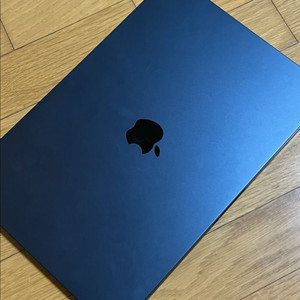 맥북에어 M2 15인치 23년형 8GB/512GB