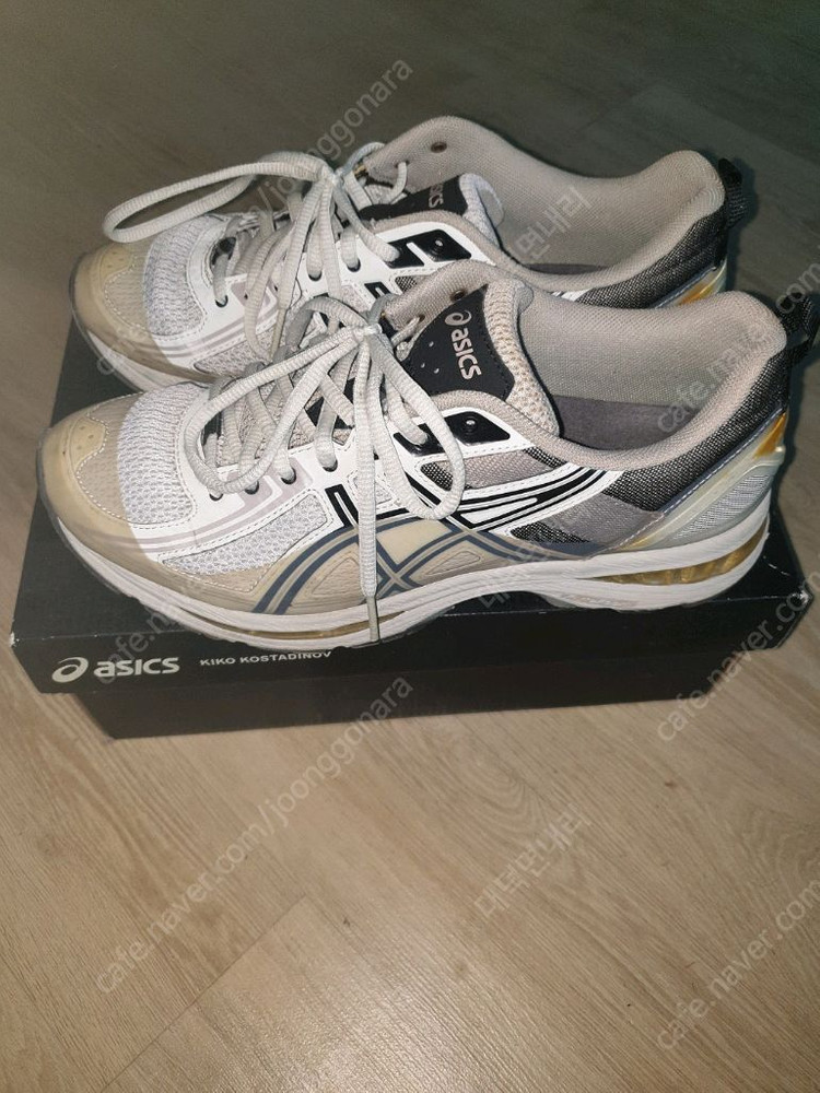 아식스 젤버즈 그레이 43만 팝니다 260사이즈--1