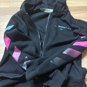 오프화이트 19FW 블랙 후드집업 이미지