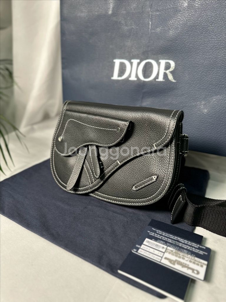 [풀구성]디올 새들백 카프스킨 블랙--1