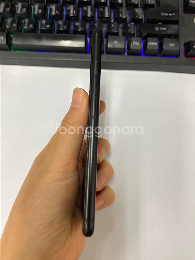 아이폰7 매트블랙 외관A급 128G 카메라용--5