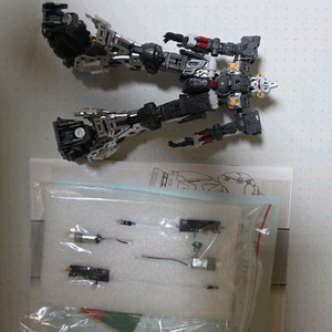 솔로몬 MG GP02 사이사리스