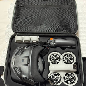 DJI NEO 모션 플라이모어 콤보 판매합니다.
