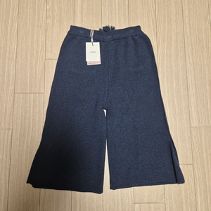 룰라비 7세 120cm 니트 와이드 팬츠 판매합니다.