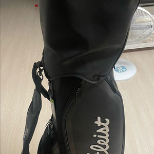 타이틀스트 블랙 캐디백(정품, 상태 좋음)