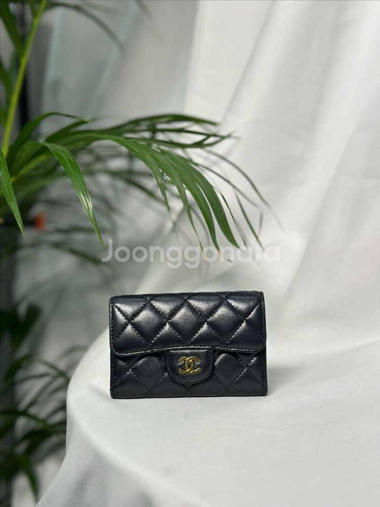 샤넬 클래식 똑딱이 금장 카드지갑--1