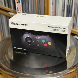 8BitDo x SNK NEOGEO 무선컨트롤러