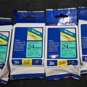 브라더 정품 라벨테이프 24mm 녹색바탕/ 검은색글씨