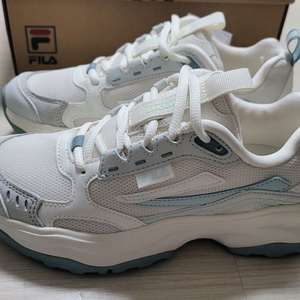 새상품)휠라 운동화 230