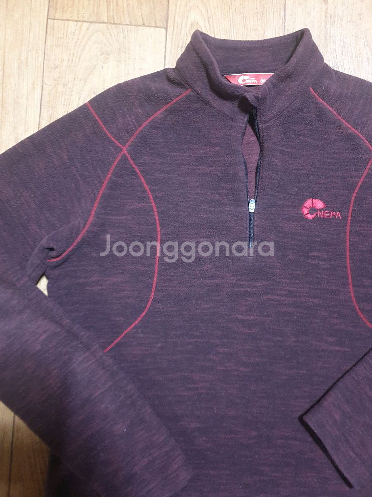 네파 아웃도어 반집업 95 사이즈입니다--3