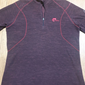 네파 아웃도어 반집업 95 사이즈입니다