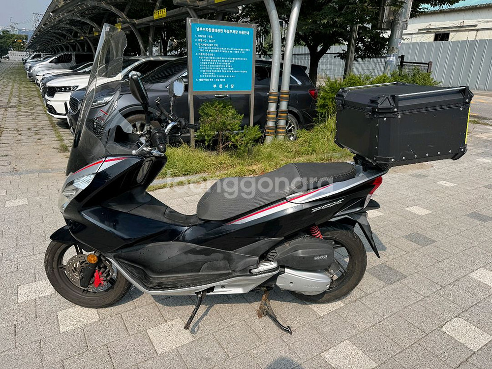 혼다 pcx125 18년 스페셜컬러 판매합니다--2
