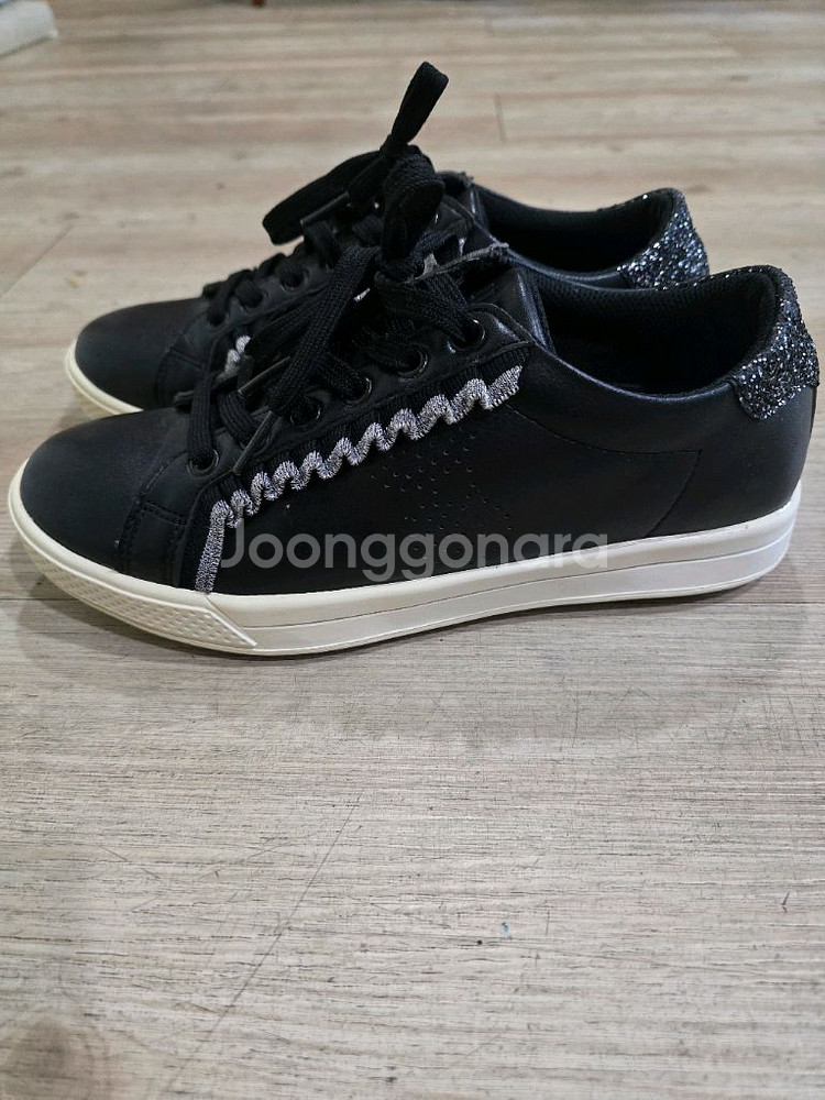 ELLE GOLF 스파이크리스 여성가죽 골프화 235m--0