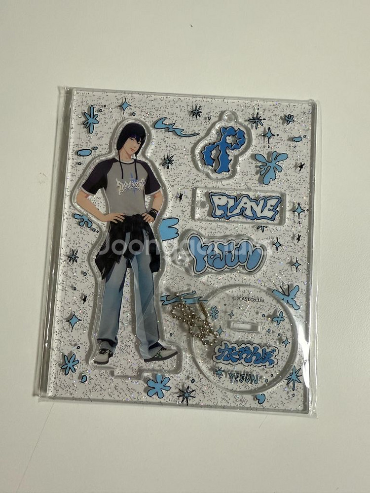 플레이브 예준 카쿠렌보 아크릴스탠드 양도(원가이하)--0