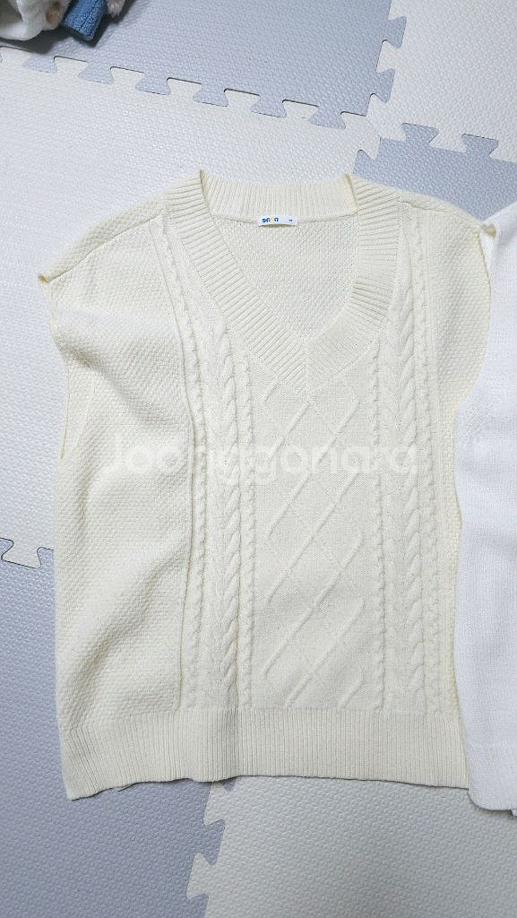 여아 165사이즈 니트베스트 판매합니다--1