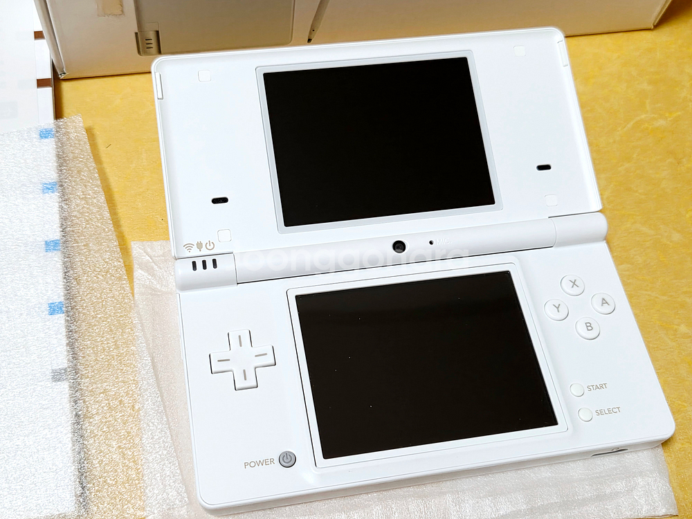 할인가능) 미사용 화이트 dsi 닌텐도 레트로랜드--1