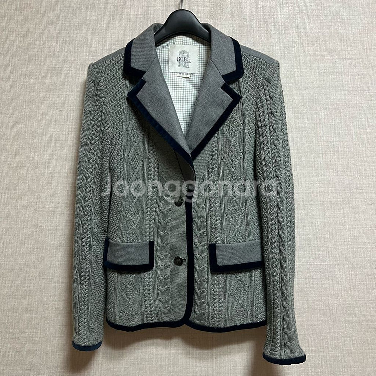 BCBG 유니크 카라 니트자켓(M)--0