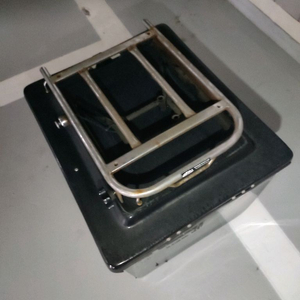 pcx 2022년식에 달려 있던 짐대 + 배달통 팜