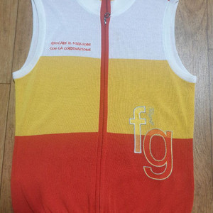 필라 골프 조끼 90 사이즈입니다