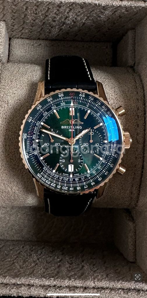 브라이틀링 네비타이머 금통 골드 43 코리아 에디션--1