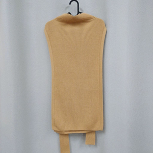 cos 코스 민소매 롱 니트조끼