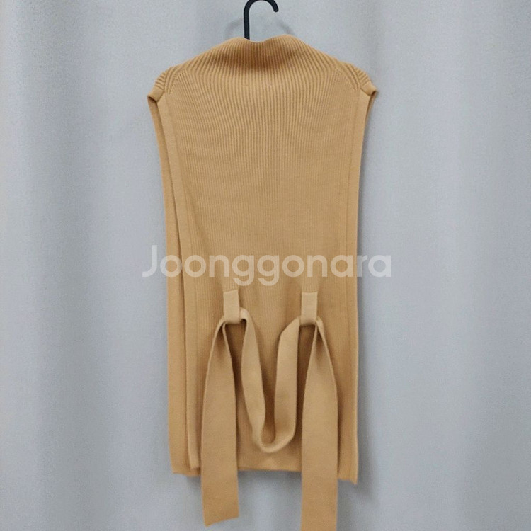 cos 코스 민소매 롱 니트조끼--6