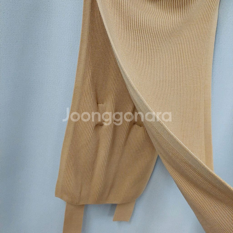 cos 코스 민소매 롱 니트조끼--4